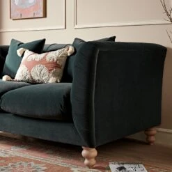 Ashby Chesterfield 2-Seater Sofa, Aegean Blue Velvet 18 Ashby Chesterfield 2-Seater Sofa, Aegean Blue Velvet -Daals Store SCSF 055 AEGEAN VEL 2ST scene3