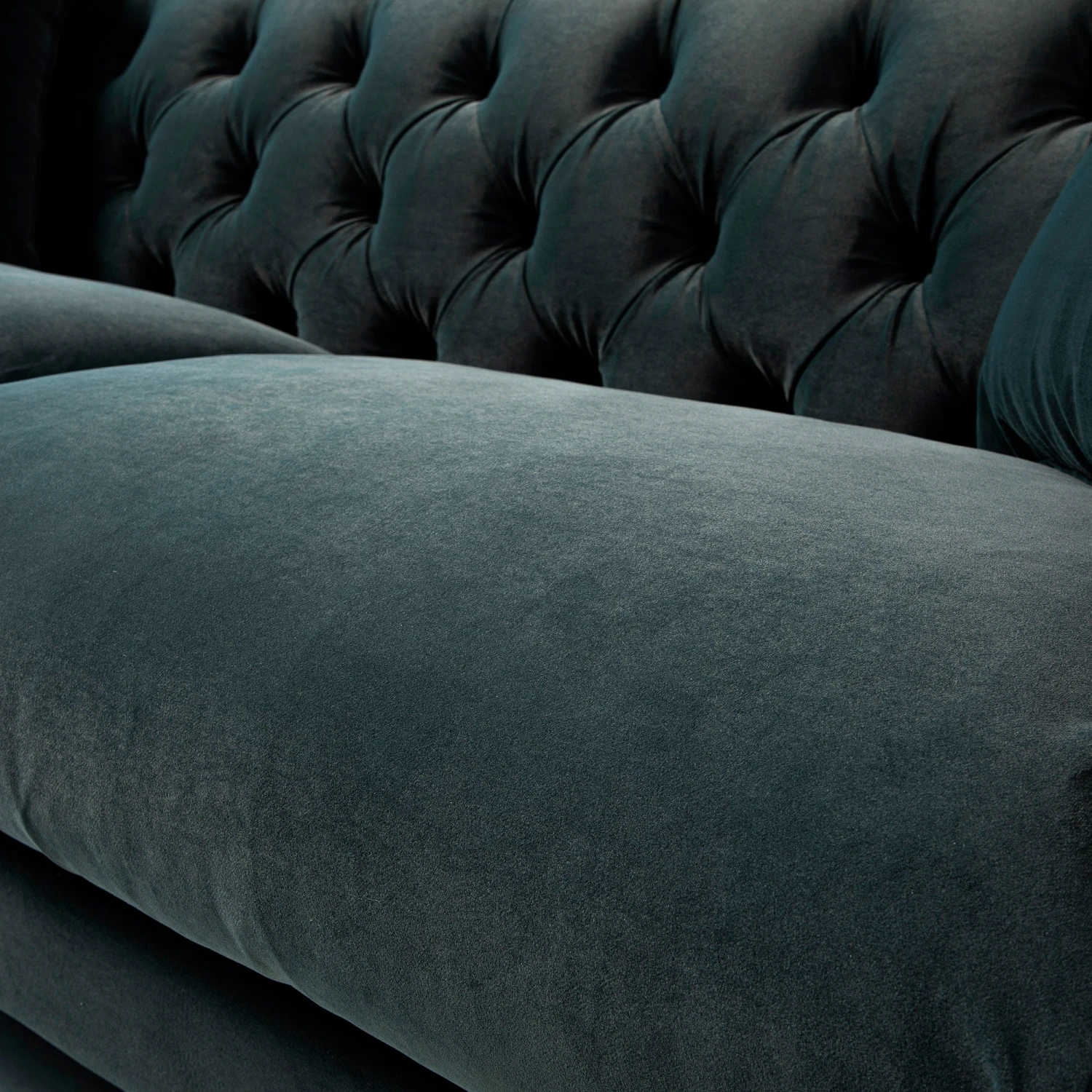 Ashby Chesterfield Large 3-Seater Sofa, Aegean Blue Velvet 17 Ashby Chesterfield Large 3-Seater Sofa, Aegean Blue Velvet - Image 17