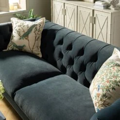 Ashby Chesterfield Large 3-Seater Sofa, Aegean Blue Velvet 22 Ashby Chesterfield Large 3-Seater Sofa, Aegean Blue Velvet -Daals Store SCSF 055 AEGEAN VEL 3ST scene2