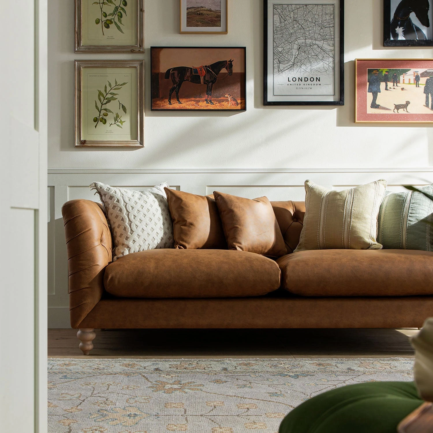 Ashby Chesterfield Large 3-Seater Sofa, Tan Faux Leather 4 Ashby Chesterfield Large 3-Seater Sofa, Tan Faux Leather - Image 4