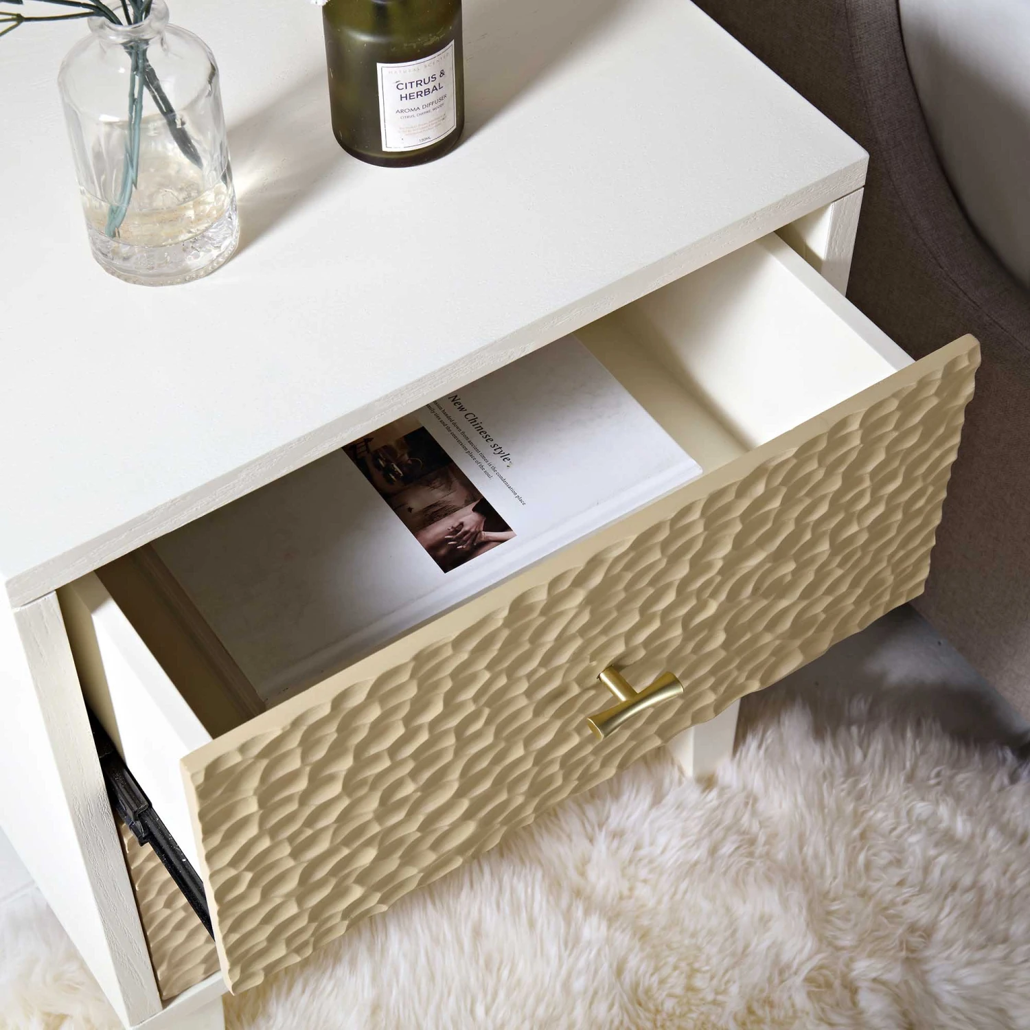 Bianca Chip Carved Bedside Table, Sand Beige & Ivory 3 Bianca Chip Carved Bedside Table, Sand Beige & Ivory - Image 3