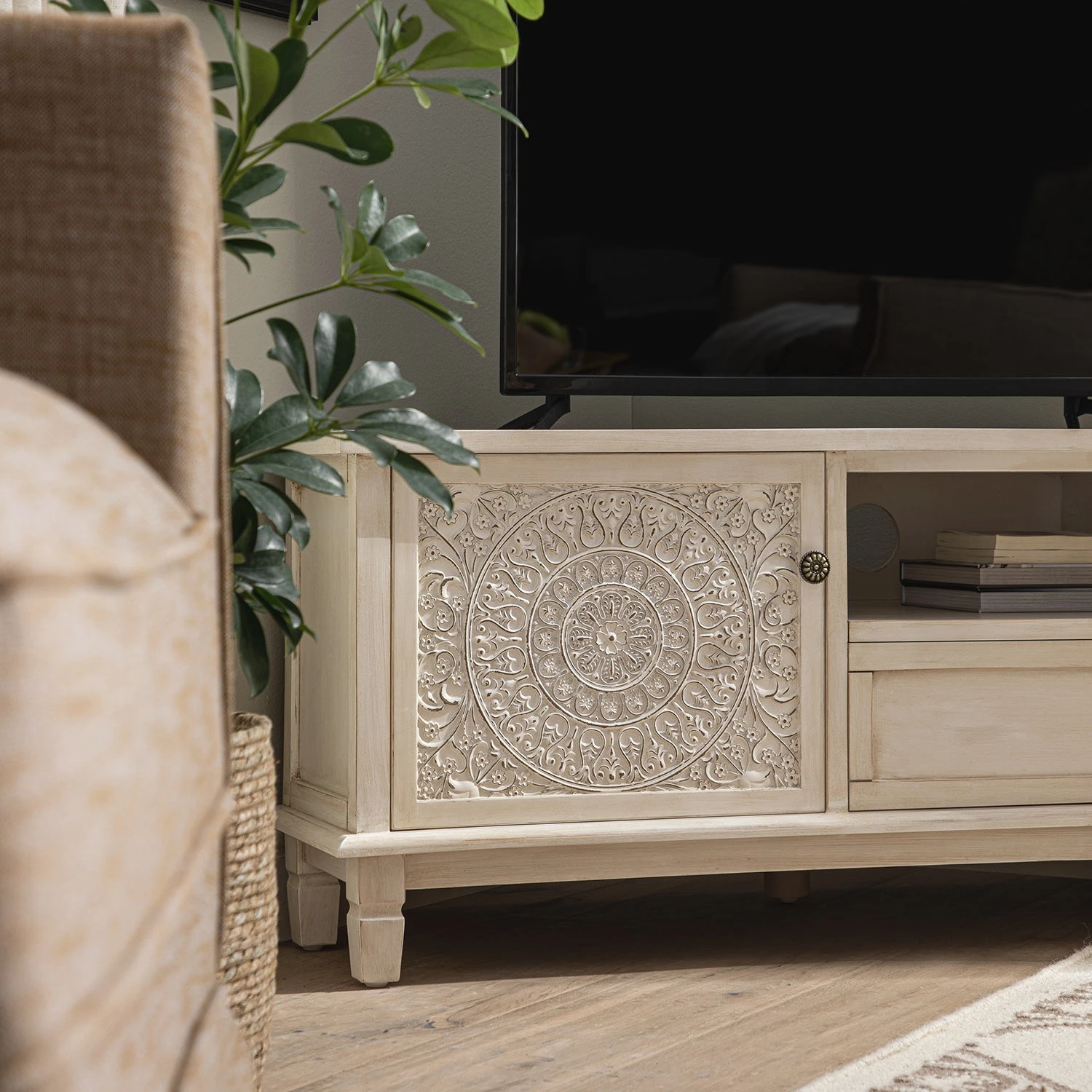 Chantilly Whitewashed Corner TV Unit with Floral Carved Detail 5 Chantilly Whitewashed Corner TV Unit with Floral Carved Detail - Image 5