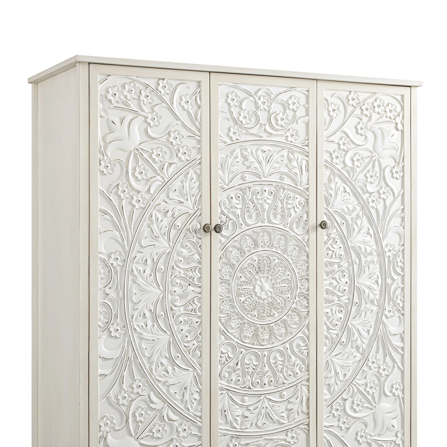 Chantilly Whitewashed Carved Triple Wardrobe 14 Chantilly Whitewashed Carved Triple Wardrobe - Image 14
