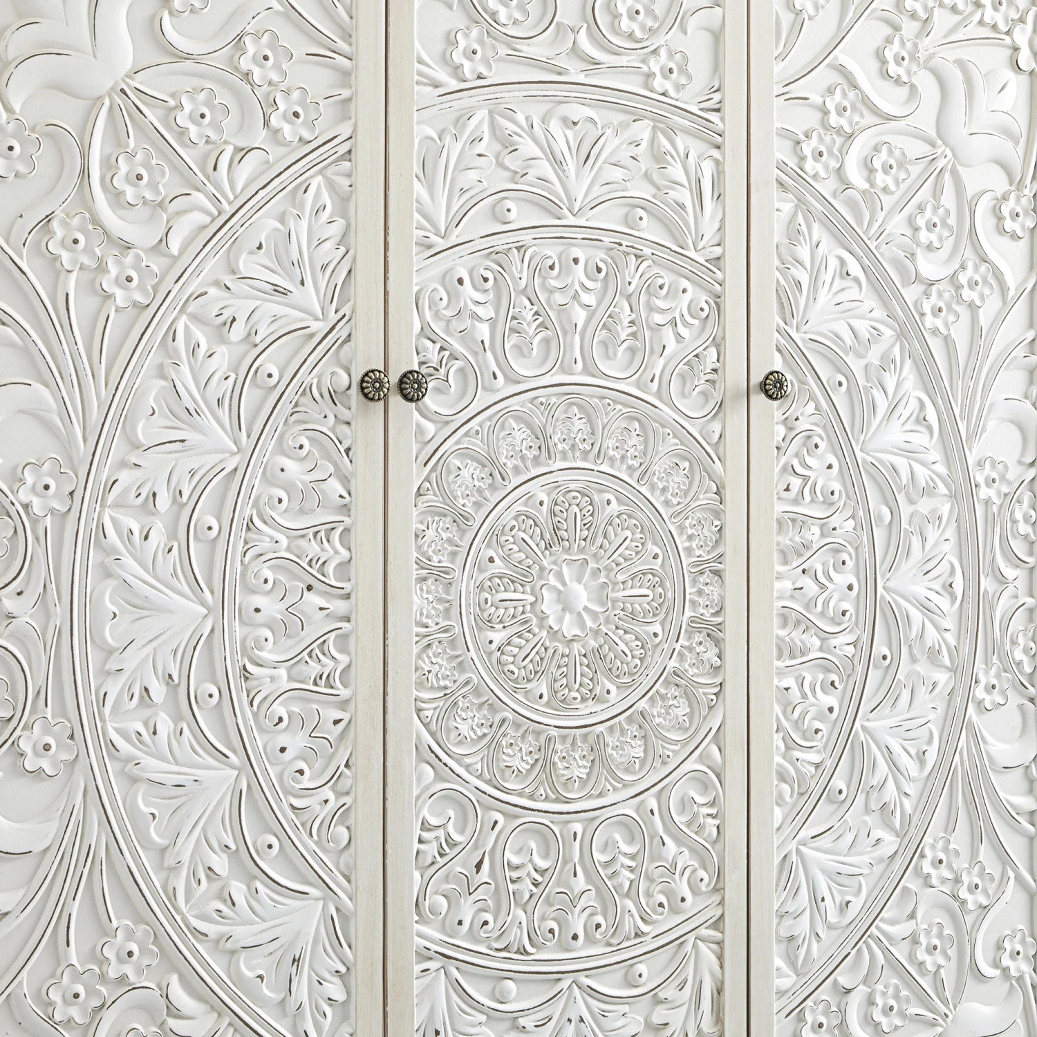 Chantilly Whitewashed Carved Triple Wardrobe 16 Chantilly Whitewashed Carved Triple Wardrobe - Image 16