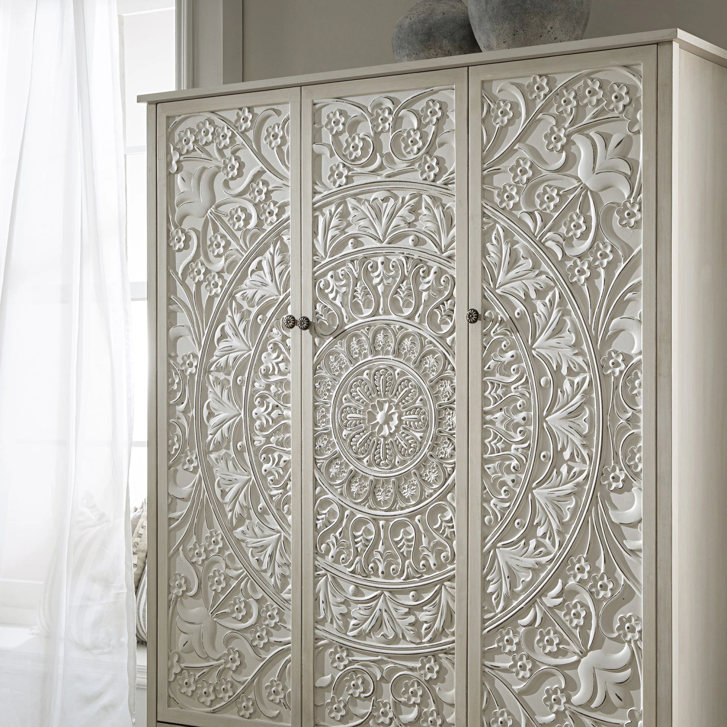 Chantilly Whitewashed Carved Triple Wardrobe 4 Chantilly Whitewashed Carved Triple Wardrobe - Image 4